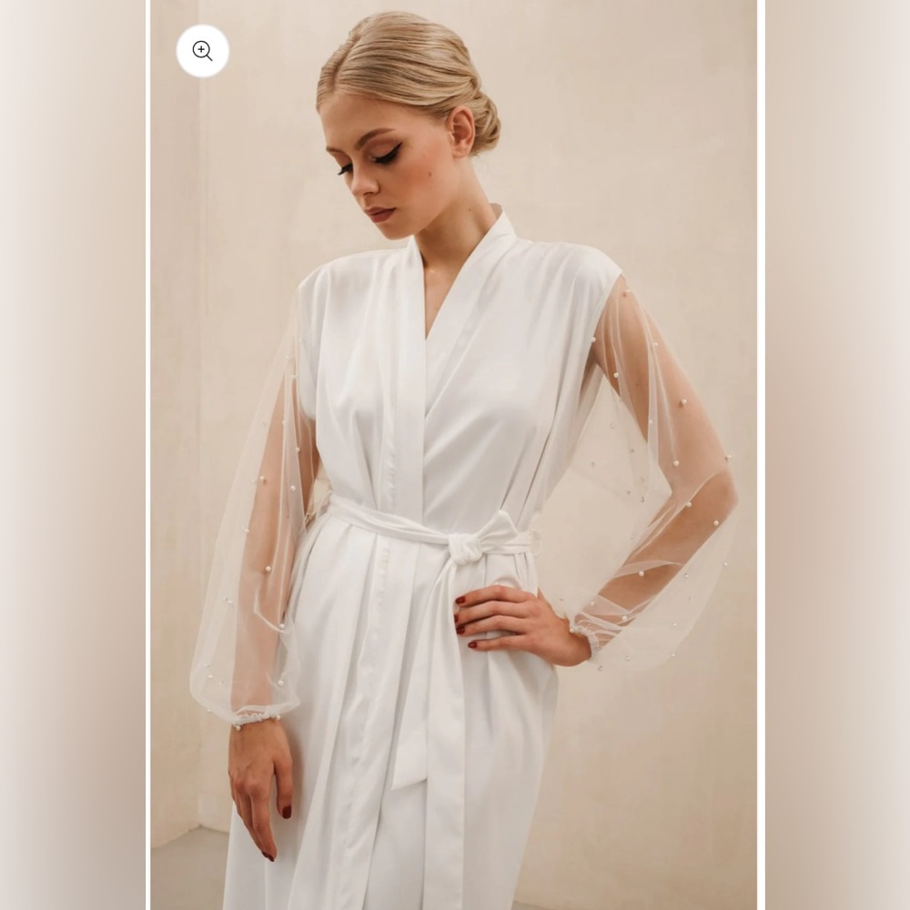 HEIRLOOM BRIDAL COMPANY Pearl Sleeve Bridal Robe Long Curvy Plus Sized